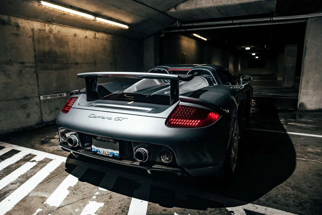 2004 Porsche Carrera GT - Image 13 of 31