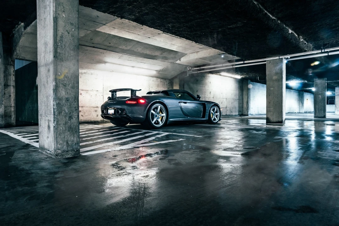 2004 Porsche Carrera GT - Image 15 of 31