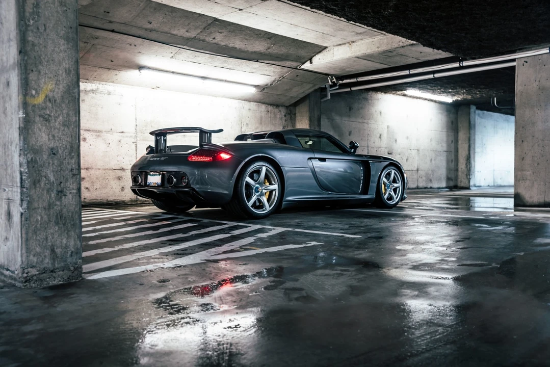 2004 Porsche Carrera GT - Image 16 of 31
