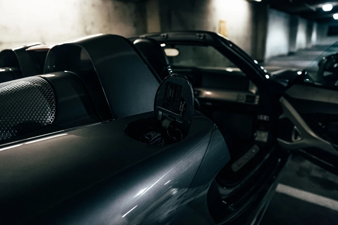 2004 Porsche Carrera GT - Image 30 of 31