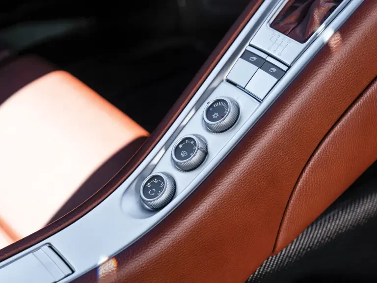 2004 Porsche Carrera GT - Image 15 of 31