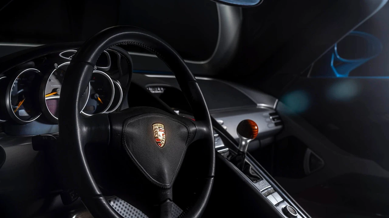 2004 Porsche Carrera GT - Image 27 of 31