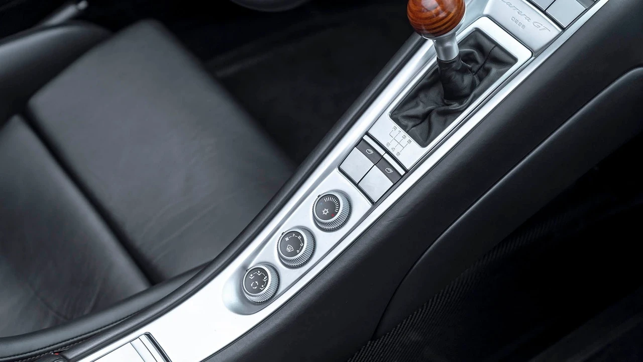2004 Porsche Carrera GT - Image 12 of 31