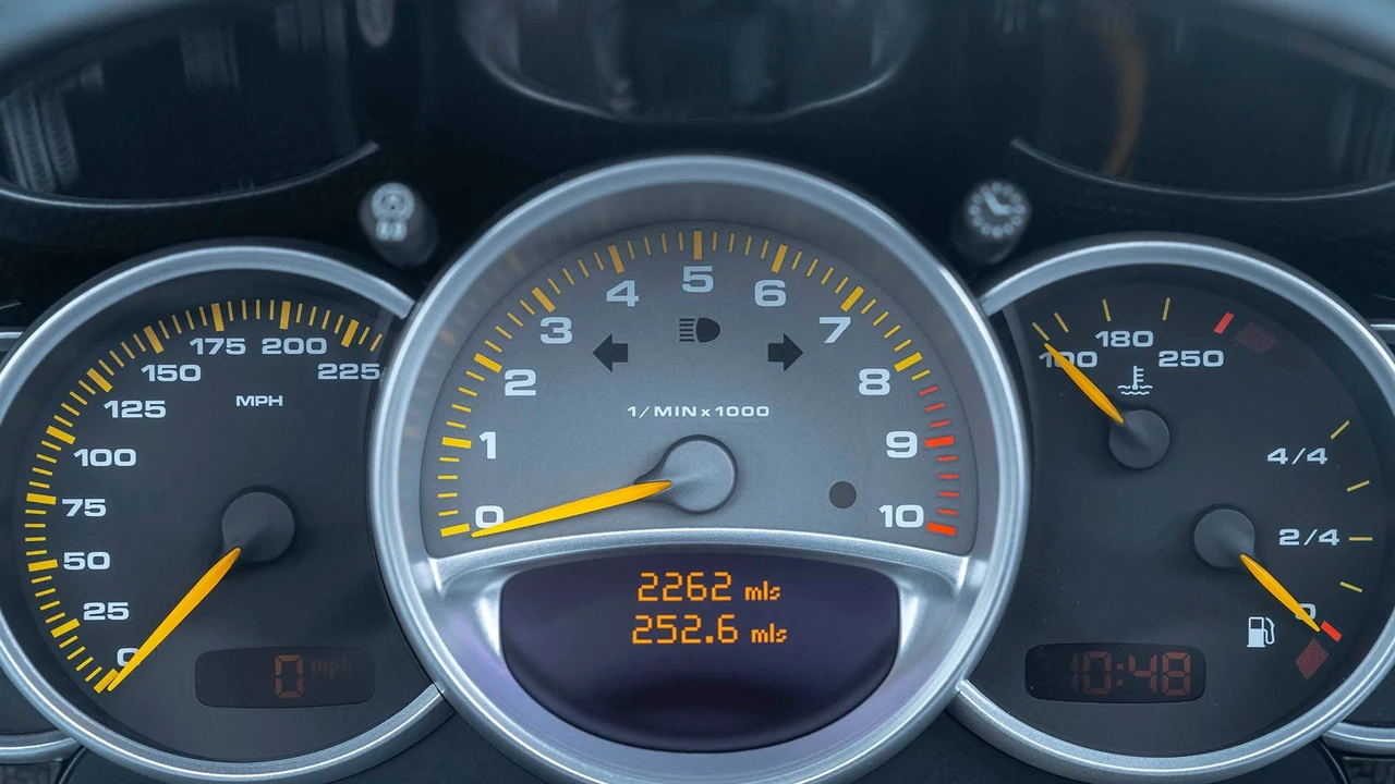 2004 Porsche Carrera GT - Image 19 of 31