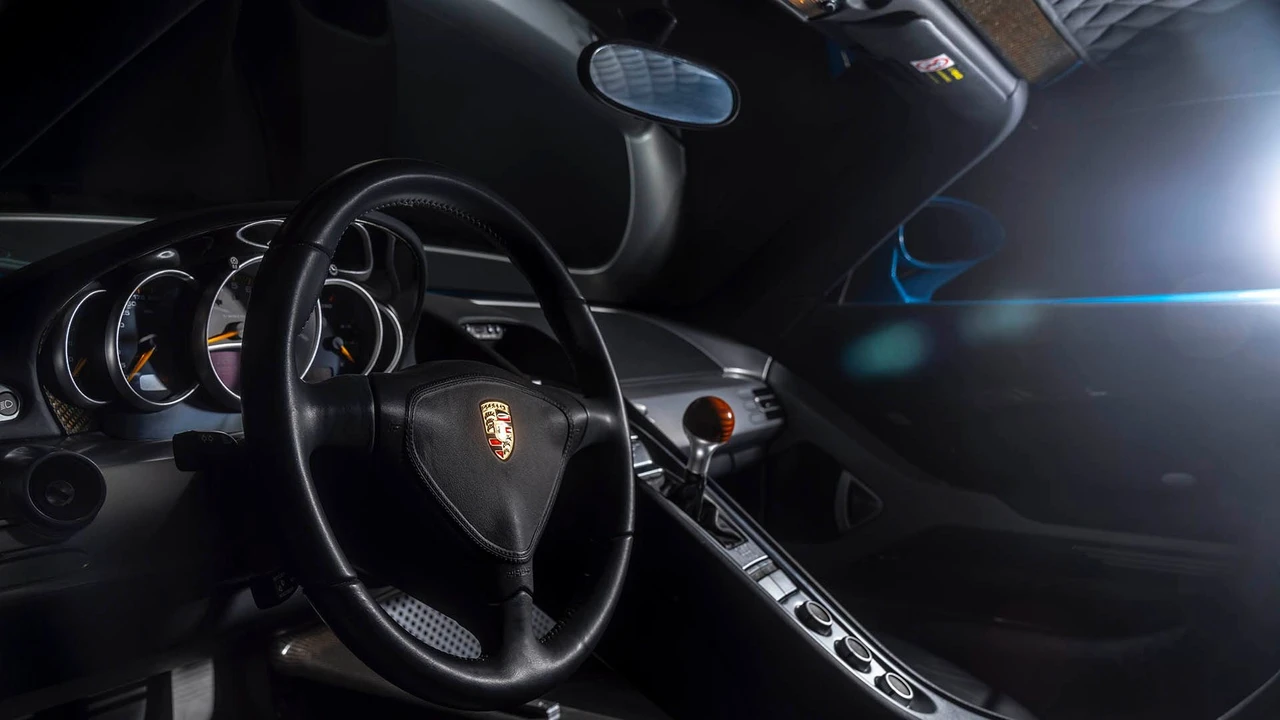 2004 Porsche Carrera GT - Image 28 of 31