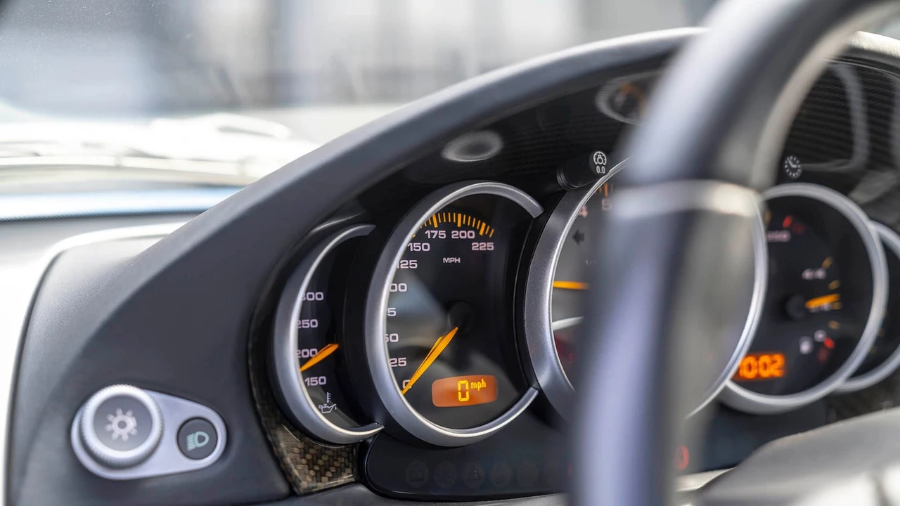 2004 Porsche Carrera GT - Image 9 of 31