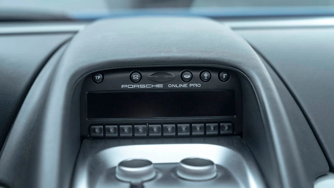 2004 Porsche Carrera GT - Image 21 of 31