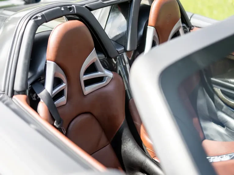 2004 Porsche Carrera GT - Image 14 of 31
