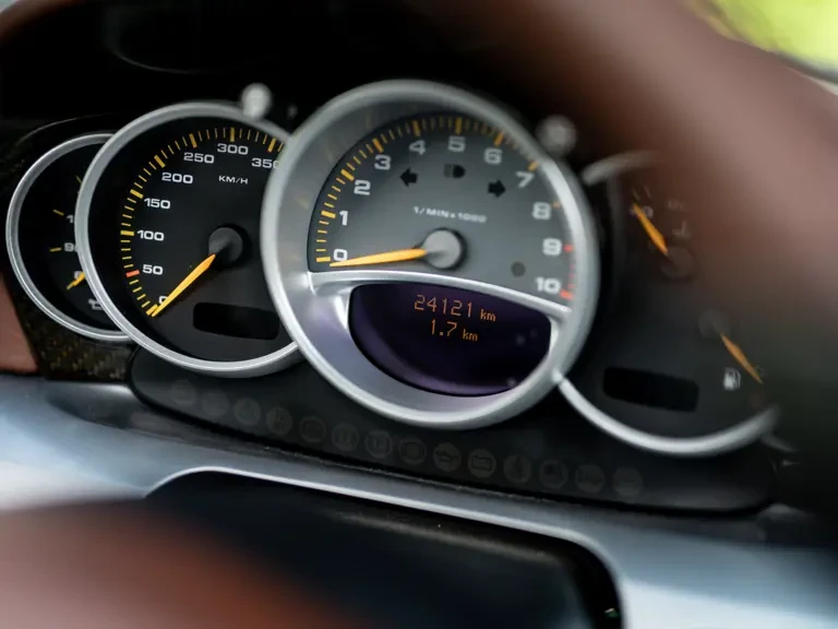 2004 Porsche Carrera GT - Image 13 of 31