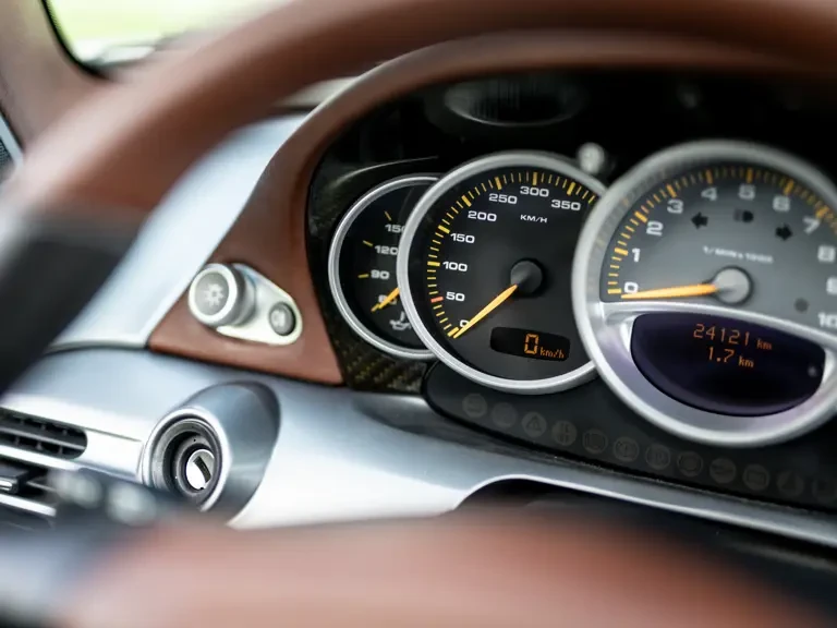 2004 Porsche Carrera GT - Image 17 of 31