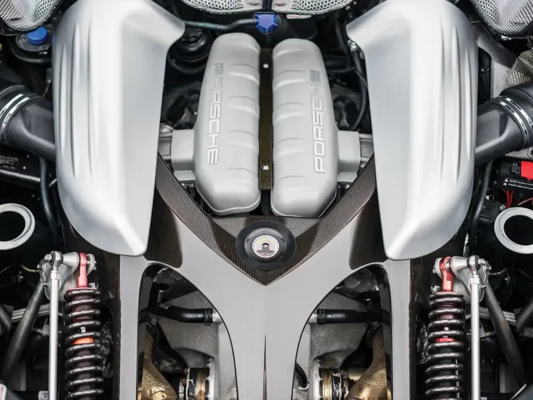 2004 Porsche Carrera GT - Image 4 of 31