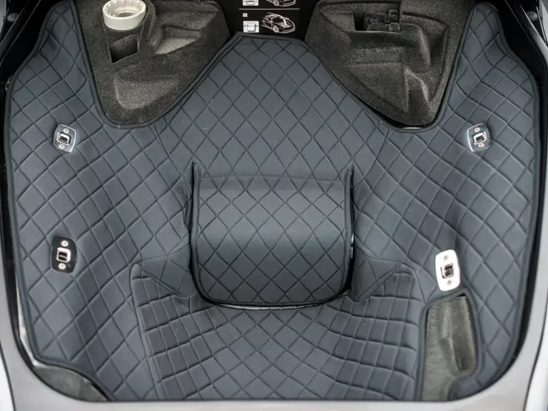 2004 Porsche Carrera GT - Image 28 of 31
