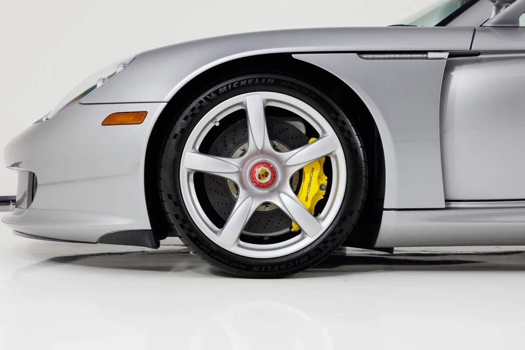 2004 Porsche Carrera GT - Image 11 of 31