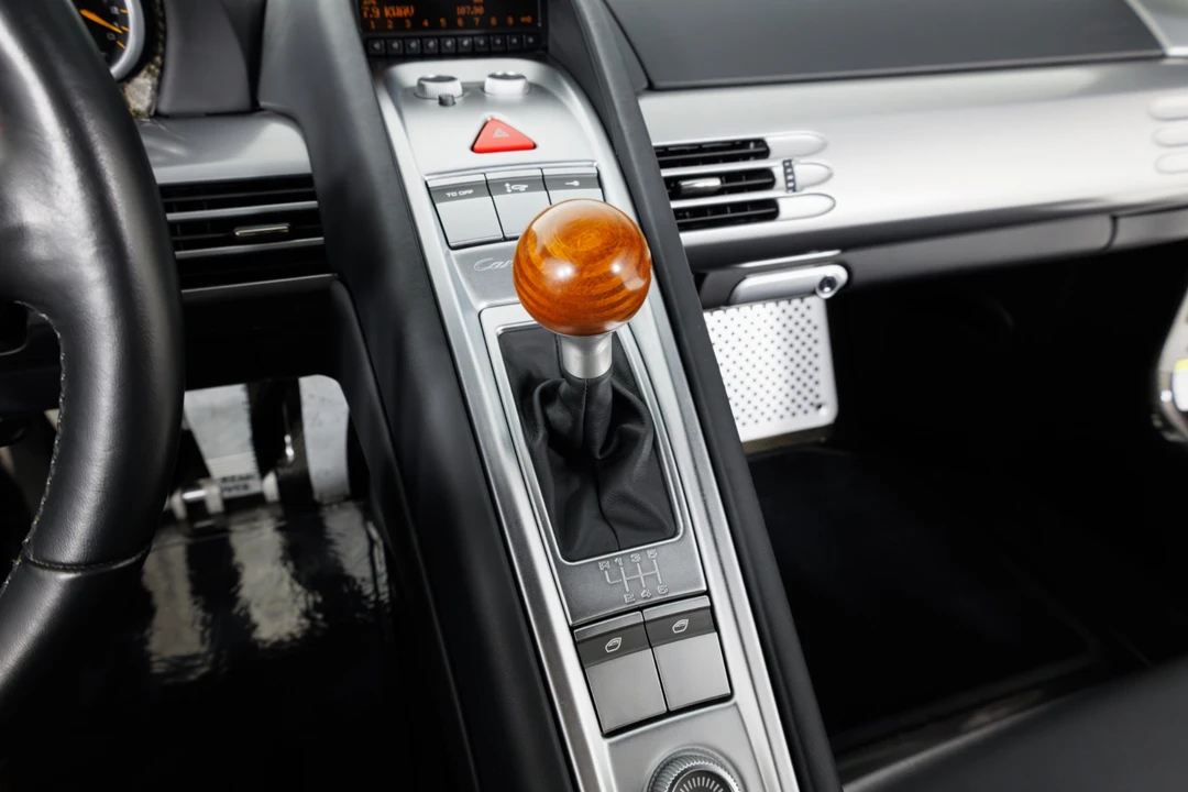 2004 Porsche Carrera GT - Image 25 of 31