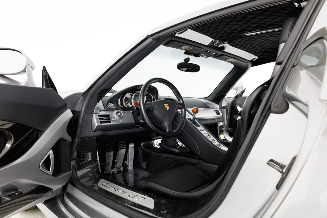 2004 Porsche Carrera GT - Image 15 of 31