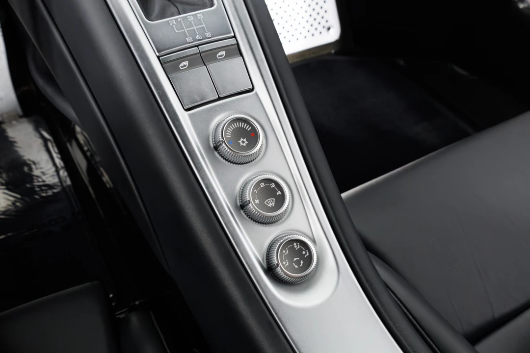 2004 Porsche Carrera GT - Image 24 of 31