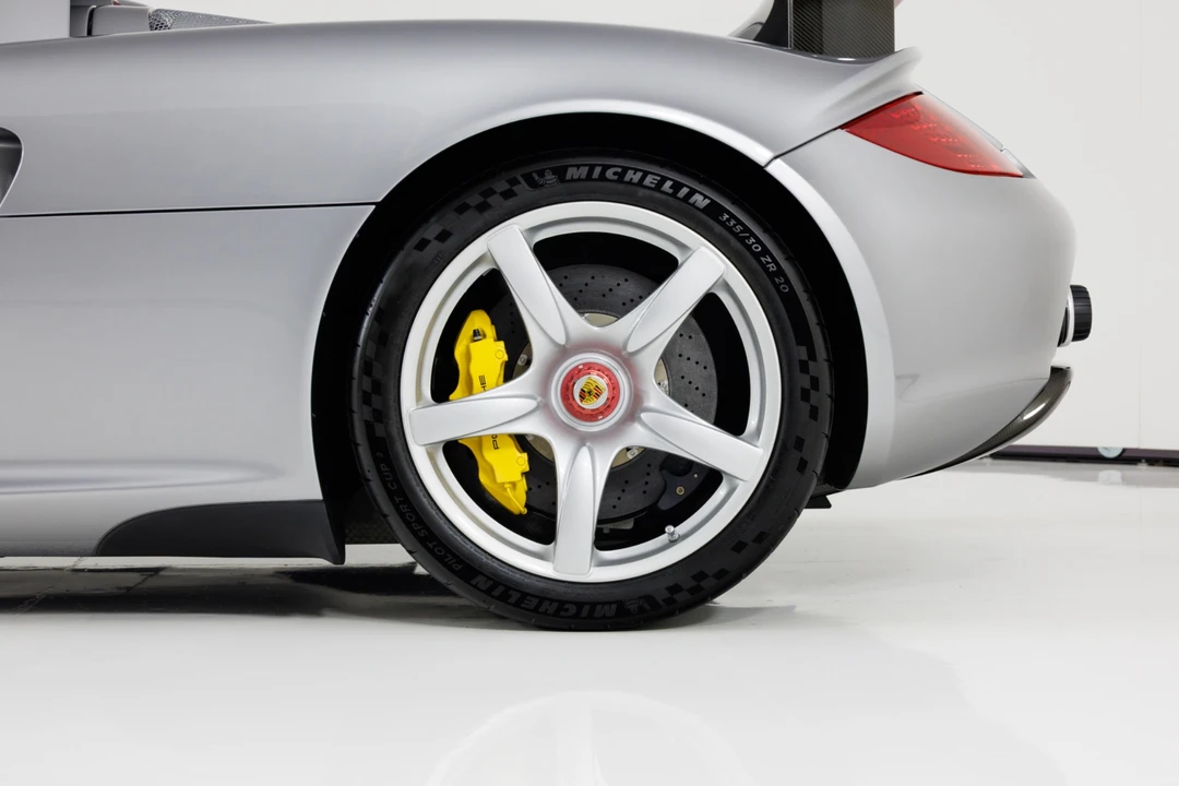 2004 Porsche Carrera GT - Image 12 of 31