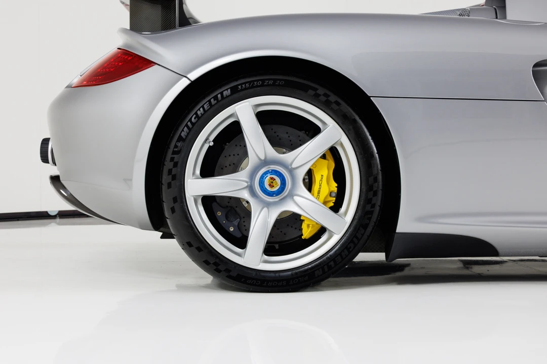2004 Porsche Carrera GT - Image 13 of 31