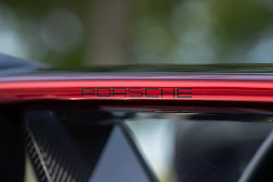 2004 Porsche Carrera GT - Image 7 of 31