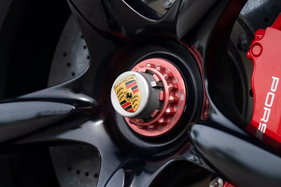 2004 Porsche Carrera GT - Image 8 of 31