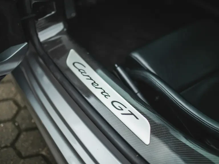 2004 Porsche Carrera GT - Image 15 of 25