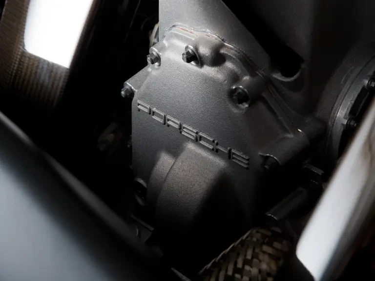 2004 Porsche Carrera GT - Image 23 of 31