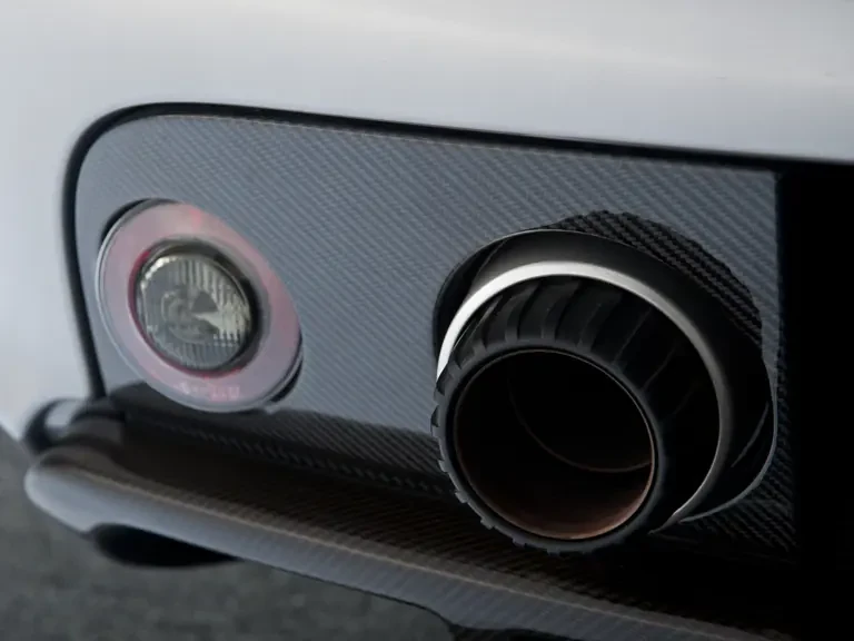 2004 Porsche Carrera GT - Image 19 of 31