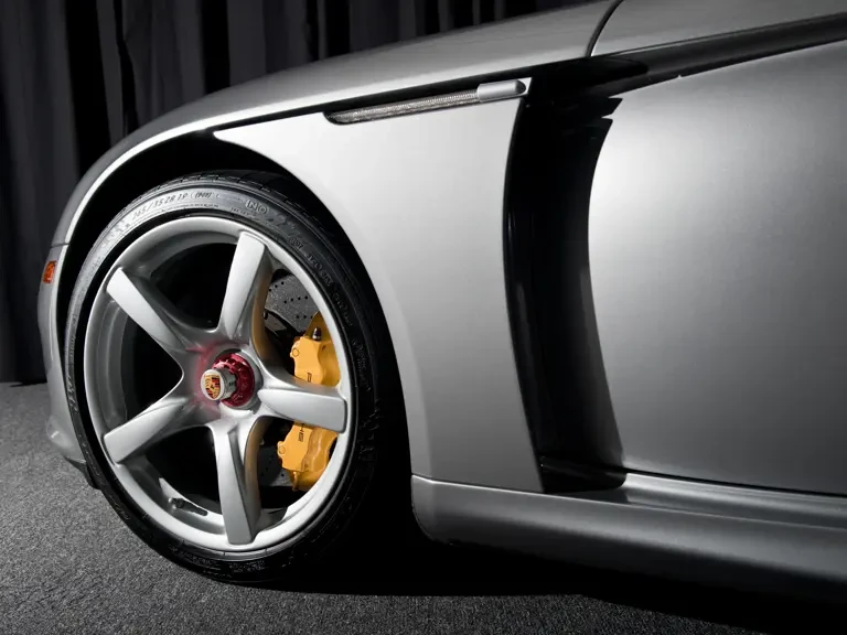 2004 Porsche Carrera GT - Image 15 of 31