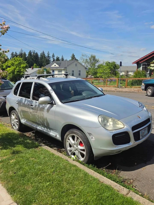 2004 Porsche Cayenne - Image 8 of 10