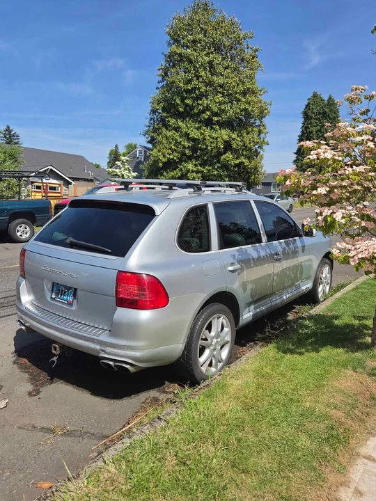 2004 Porsche Cayenne - Image 9 of 10
