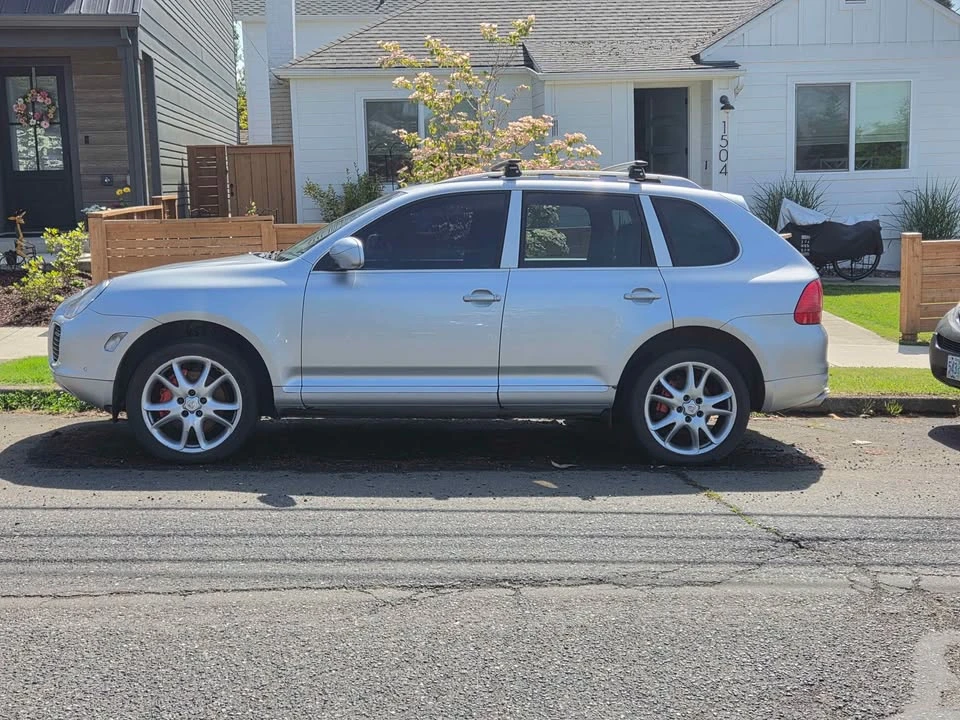 2004 Porsche Cayenne - Image 10 of 10