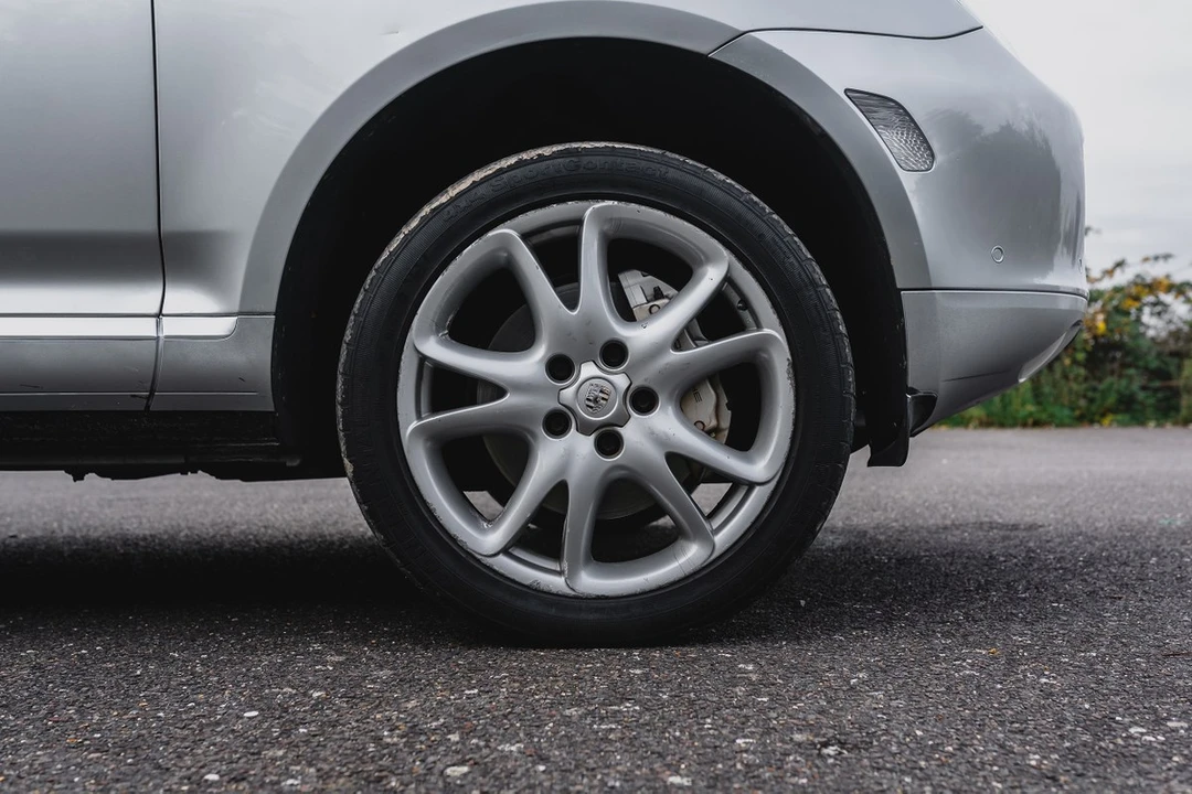 2004 Porsche 955/957 Cayenne S - Image 16 of 30