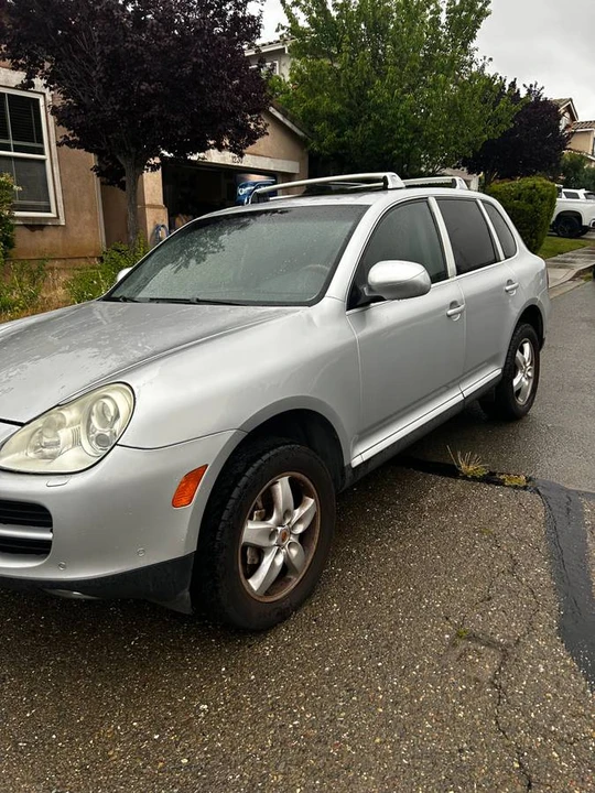2004 Porsche Cayenne - Image 3 of 5