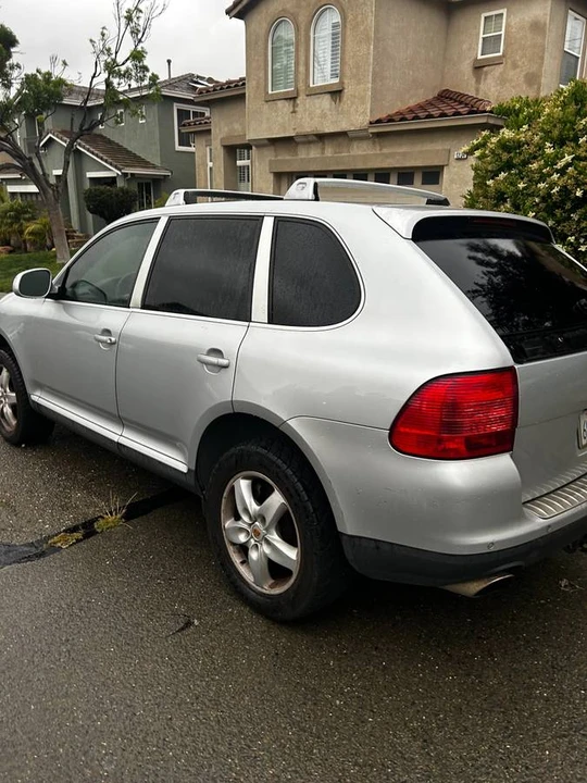 2004 Porsche Cayenne - Image 4 of 5