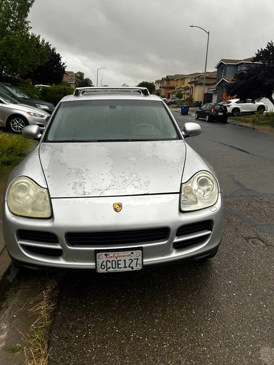 2004 Porsche Cayenne - Image 2 of 5