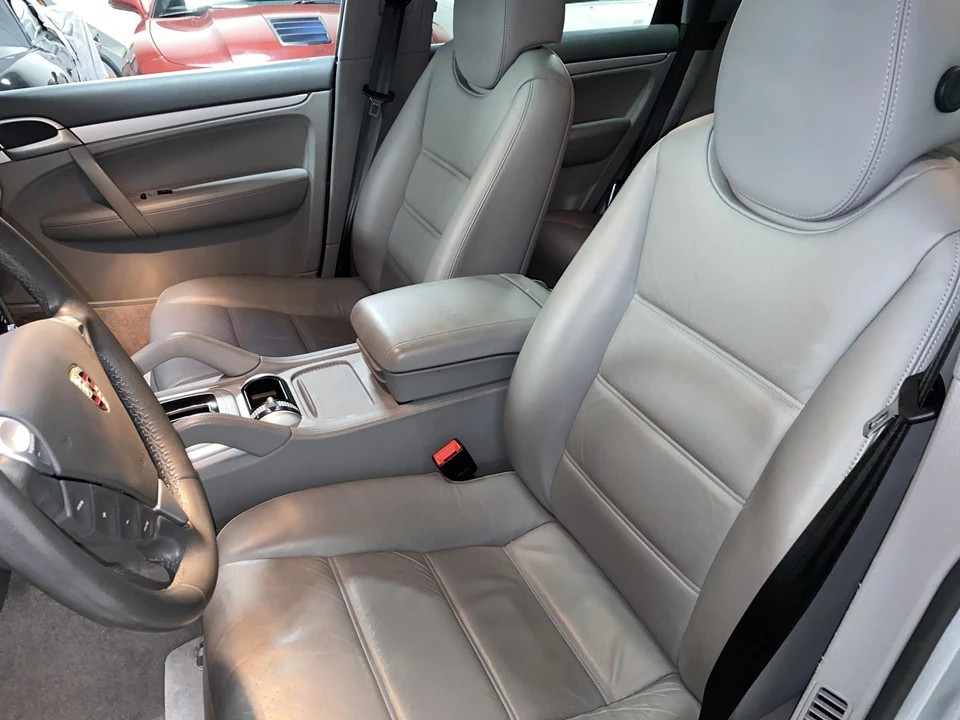 2004 Porsche 955/957 Cayenne S - Image 29 of 31
