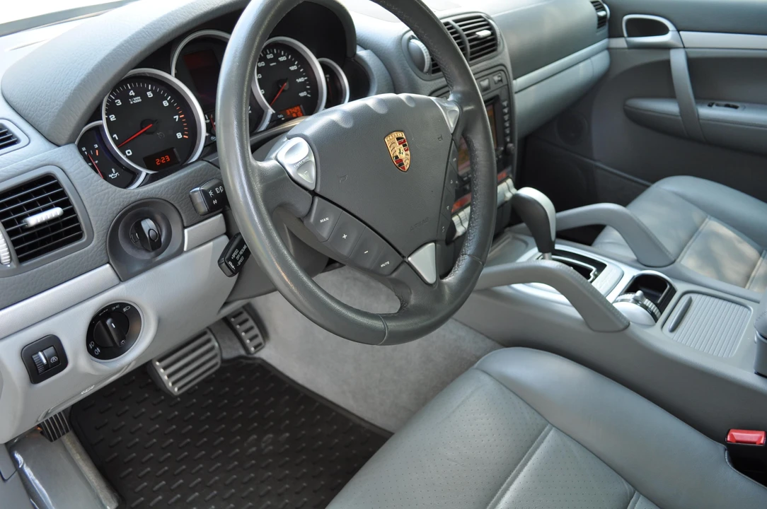 2004 Porsche 955/957 Cayenne S - Image 24 of 31