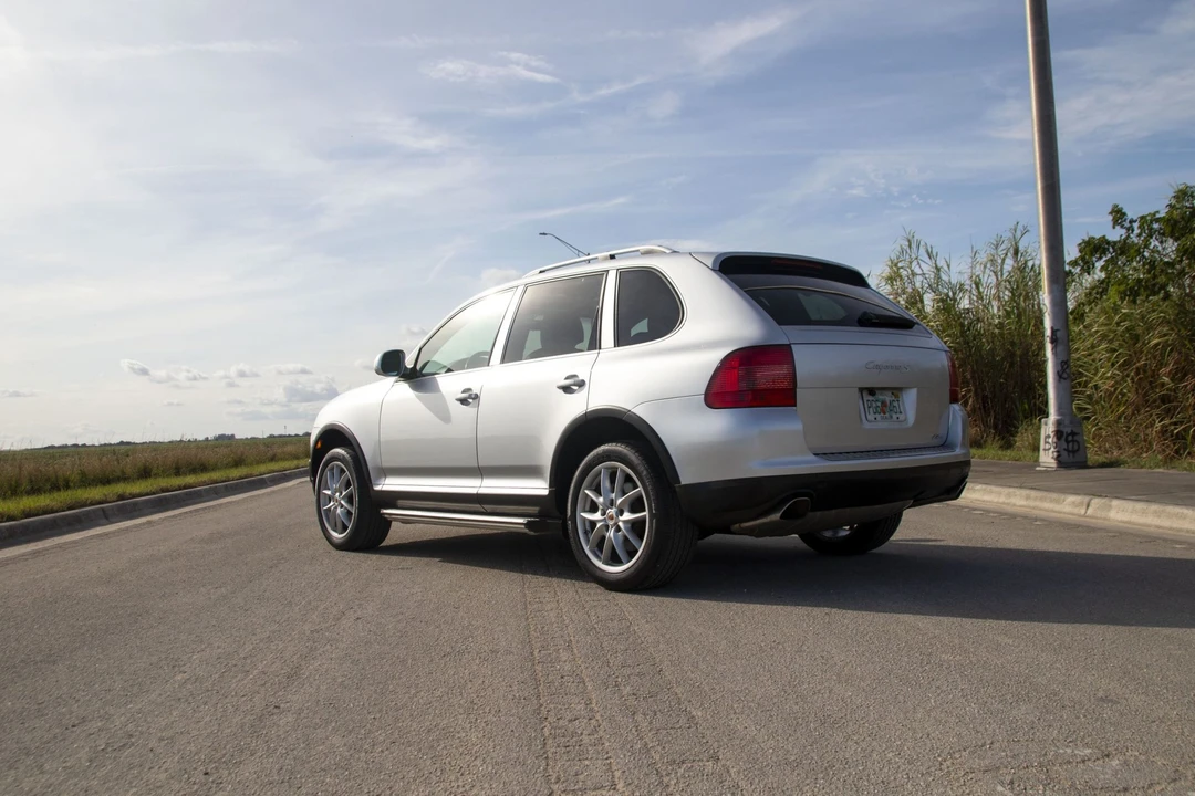 2004 Porsche 955/957 Cayenne S - Image 8 of 31