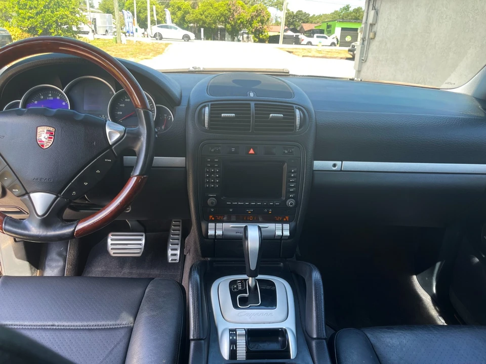 2004 Porsche 955/957 Cayenne S - Image 9 of 11