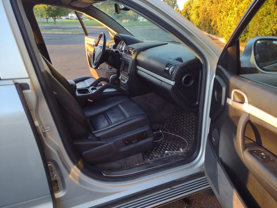 2004 Porsche 955/957 Cayenne S - Image 6 of 11