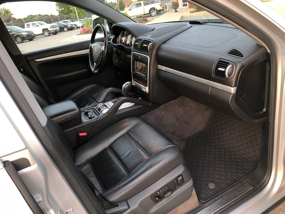 2004 Porsche 955/957 Cayenne Turbo - Image 10 of 17