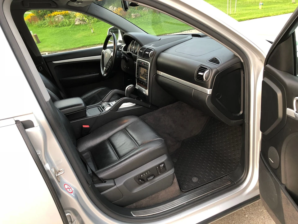 2004 Porsche 955/957 Cayenne Turbo - Image 7 of 17