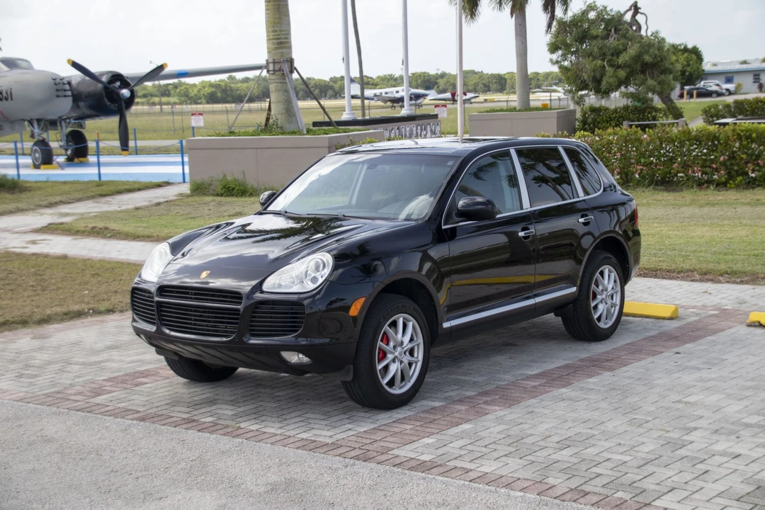 2004 Porsche 955/957 Cayenne Turbo - Image 2 of 31