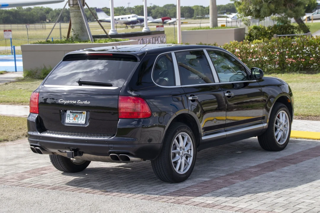 2004 Porsche 955/957 Cayenne Turbo - Image 10 of 31