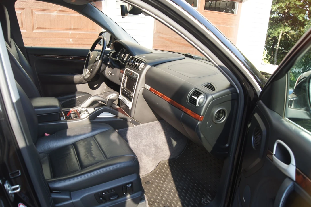 2004 Porsche 955/957 Cayenne Turbo - Image 3 of 7