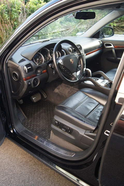 2004 Porsche 955/957 Cayenne Turbo - Image 7 of 7