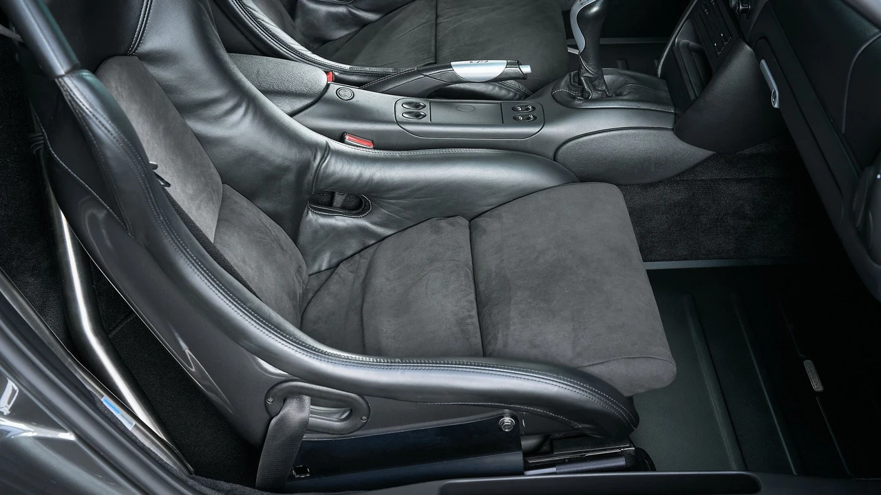 2004 Porsche 996 GT3 - Image 17 of 31