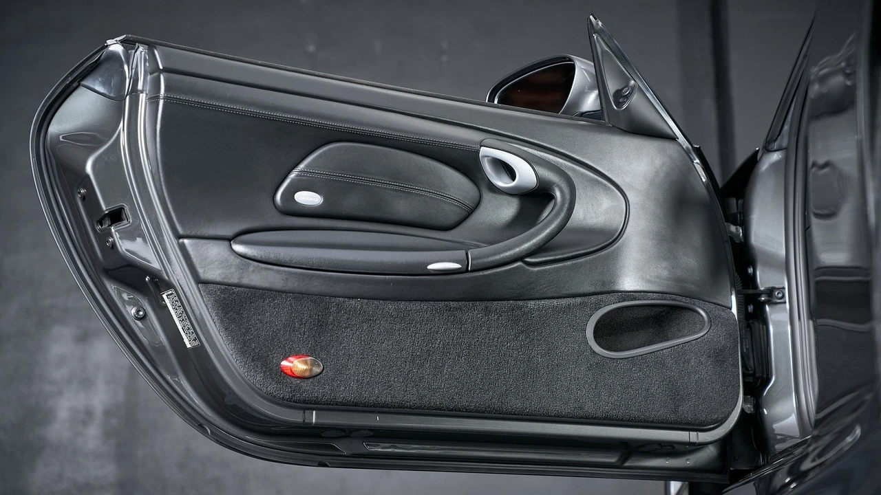 2004 Porsche 996 GT3 - Image 19 of 31