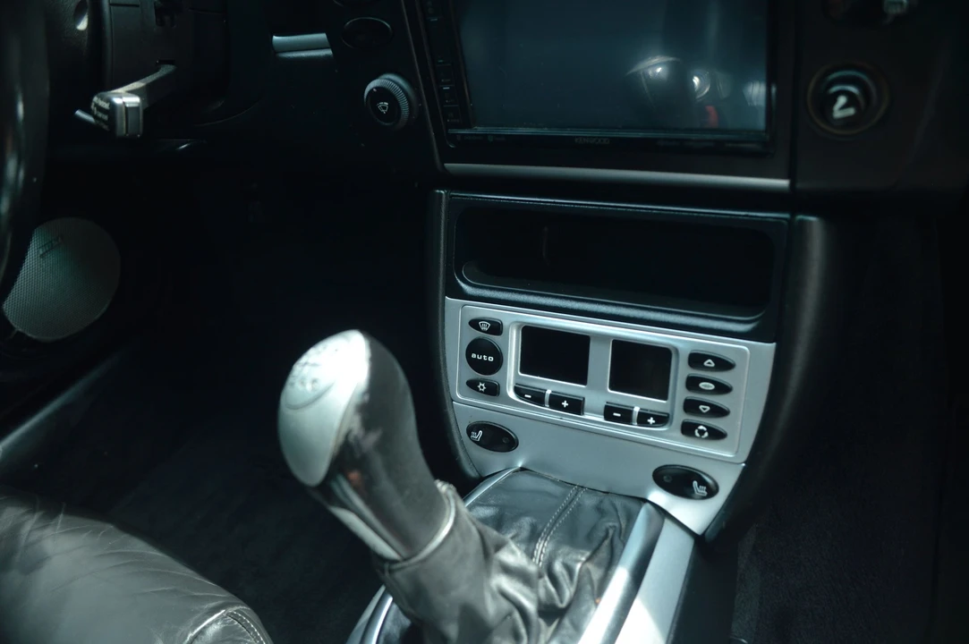 2004 Porsche 996 Turbo - Image 13 of 31
