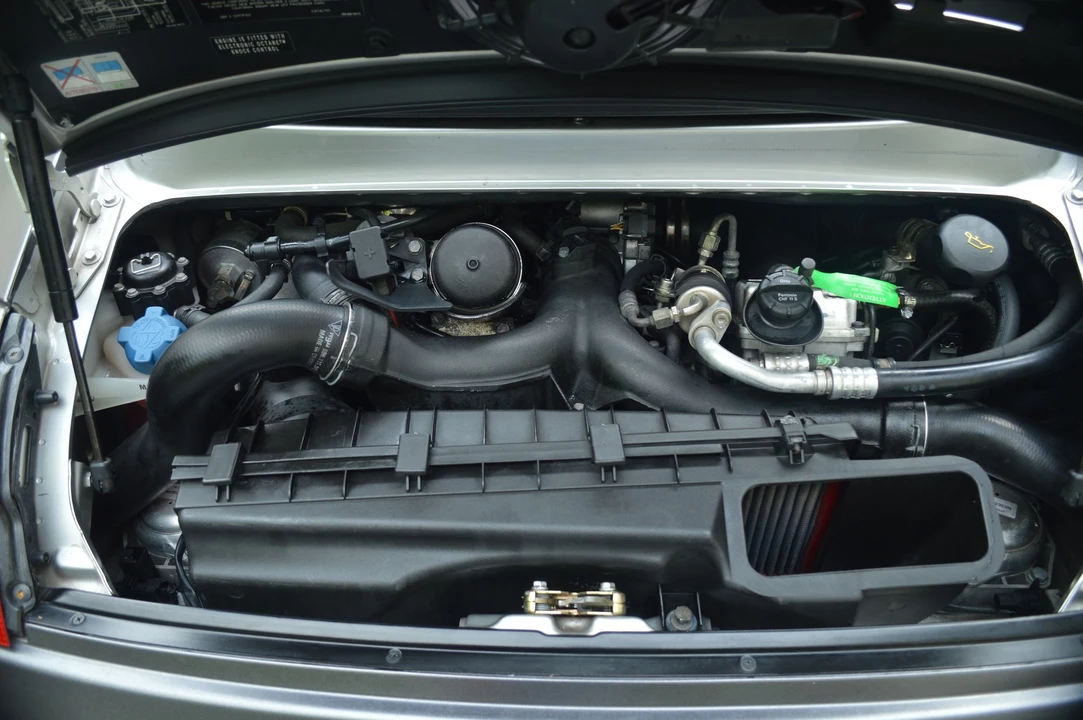 2004 Porsche 996 Turbo - Image 16 of 31